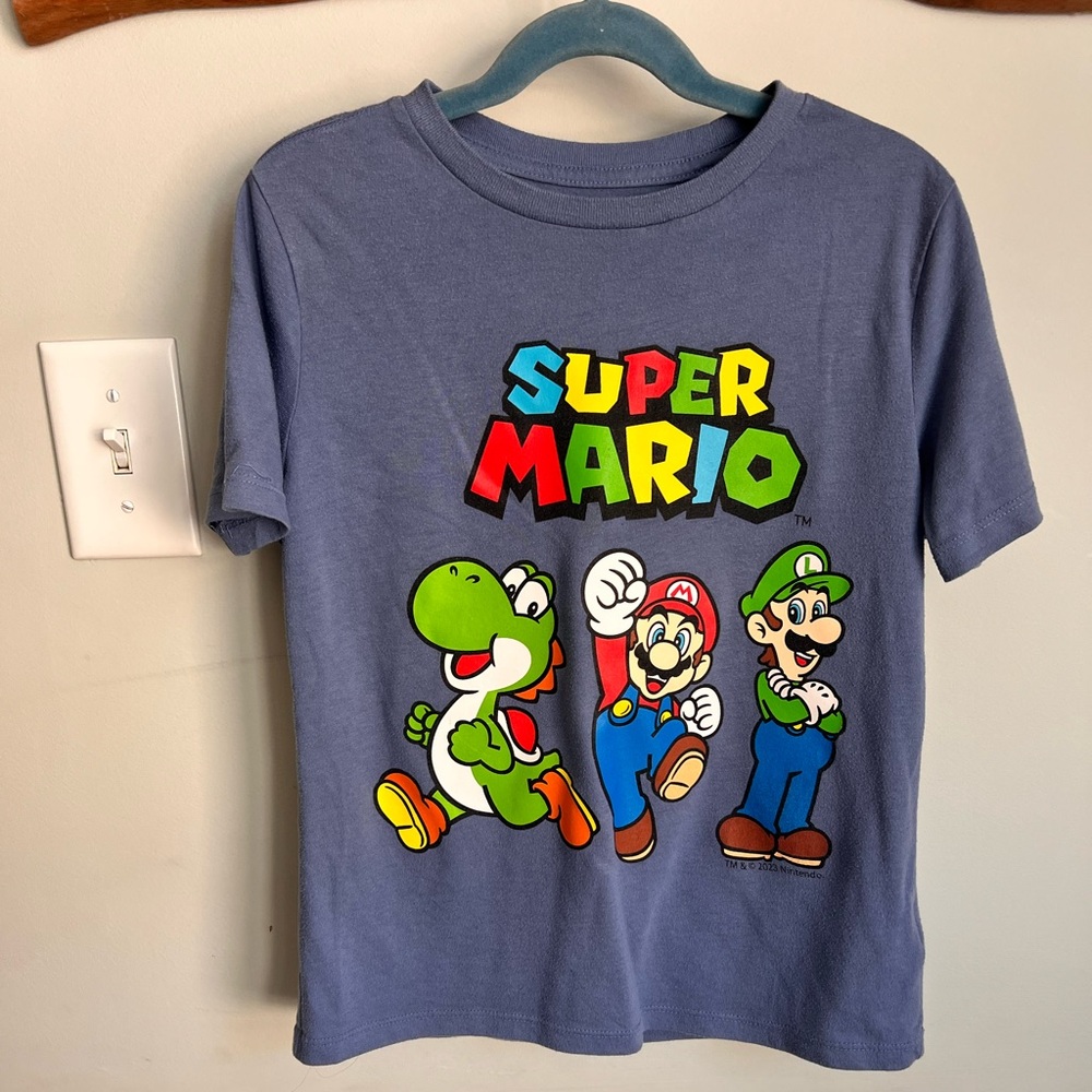 Old Navy Blue Super Mario Short Sleeve Tee Sz. M(8)